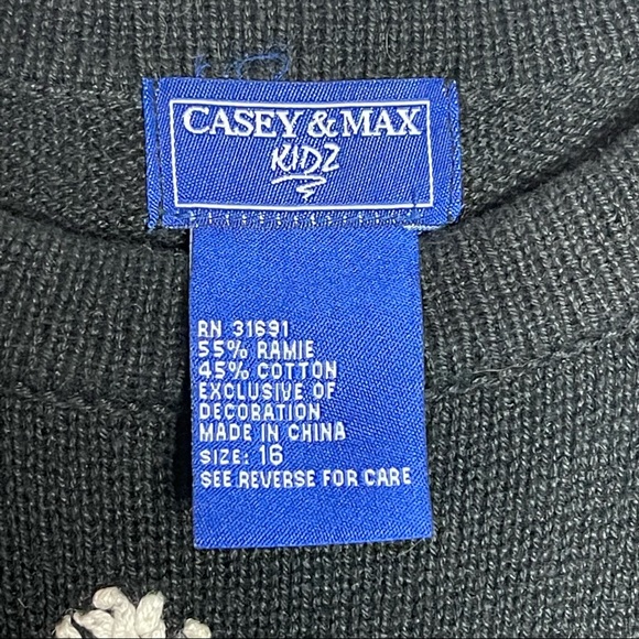 Vintage Casey & Max novelty embroidered ice skate snowflakes sweater - Picture 3 of 9